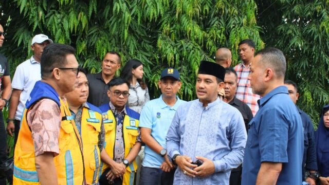 DAMPINGI KOMISI V DPR RI TINJAU TANGGUL SUNGAI PADANG, WALI KOTA TEBING TINGGI APRESIASI PERHATIAN PEMERINTAH PUSAT DAN DPR RI