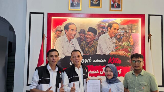 SAH! Dewan Pengurus Wilayah Partai Solidaritas Indonesia (DPW PSI) Sumatera Utara resmi menyerahkan Surat Keputusan (SK) Kepengurusan kepada DPD PSI Kota Tebing Tinggi