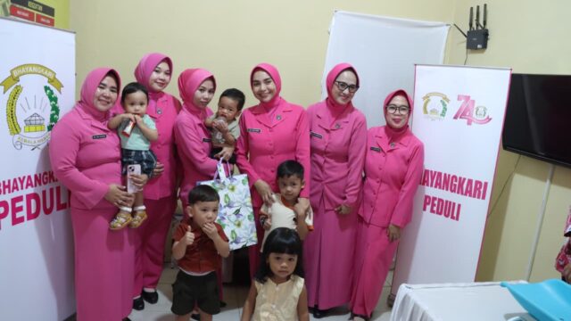 Bukan Hanya Sekedar Kunjungan Bhayangkari Tulang Bawang Turun Langsung Sentuh Hati Warga : Lansia, Ibu Hamil, Balita, Serta TPQ Darul Ilmi