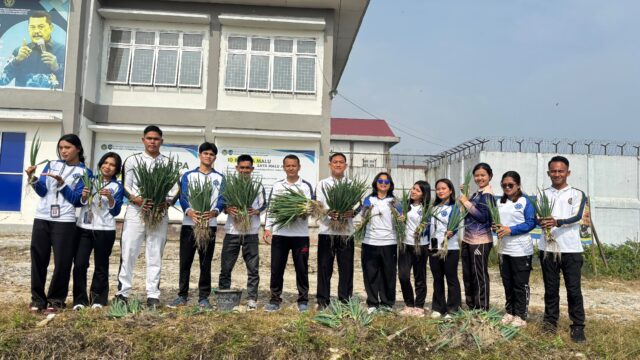 Rutan Humbang Hasundutan Panen Daun Bawang, Dukung Program Kemandirian Warga Binaan